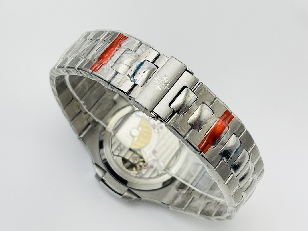 Patek Philippe Nautilus Moonphase 40 mm Watch – IW-2602 - Image 9