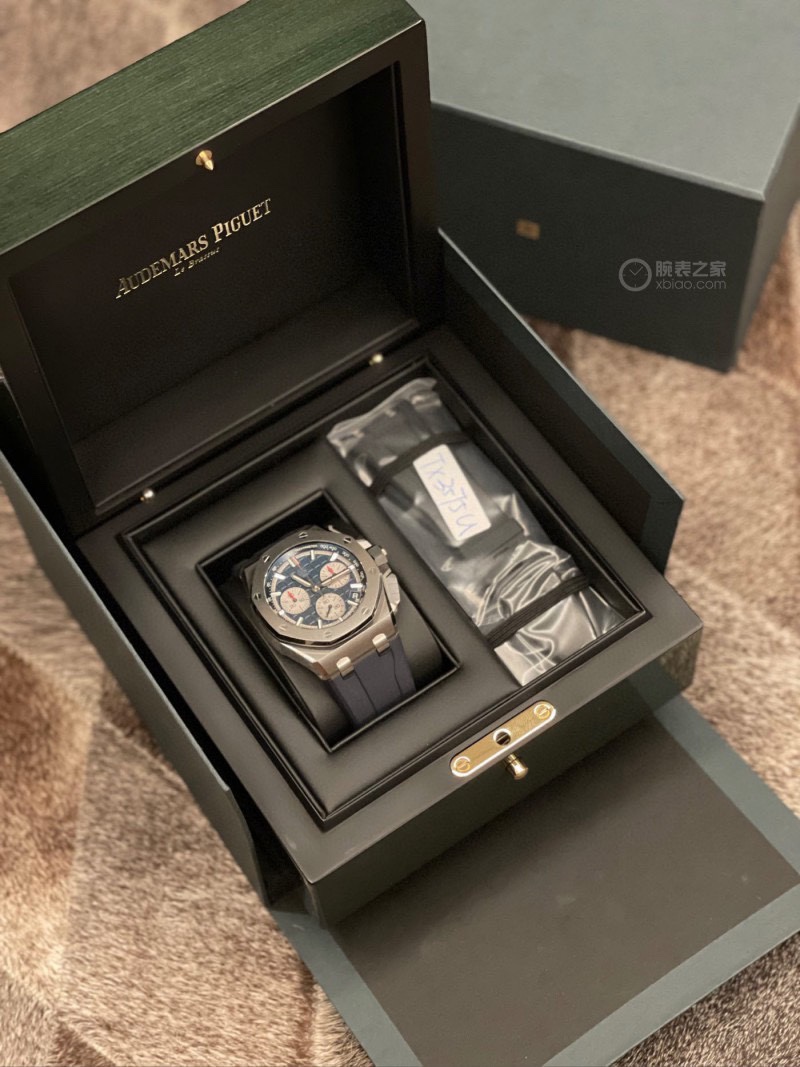 Audemars Piguet Royal Oak Chronograph 44 mm Watch – IW-2213 - Image 8