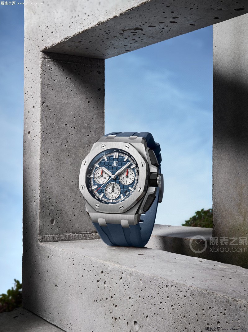 Audemars Piguet Royal Oak Chronograph 44 mm Watch – IW-2213 - Image 2