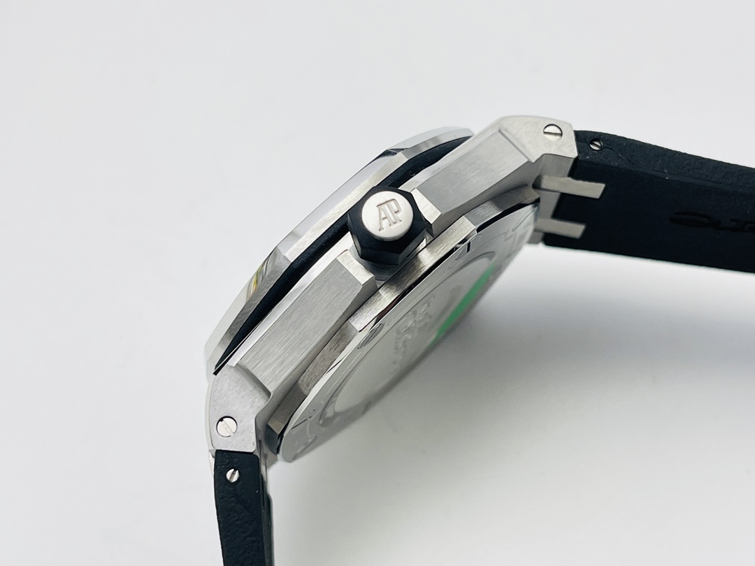 Audemars Piguet Royal Oak Luminous 41 mm Watch – IW-2176 - Image 5