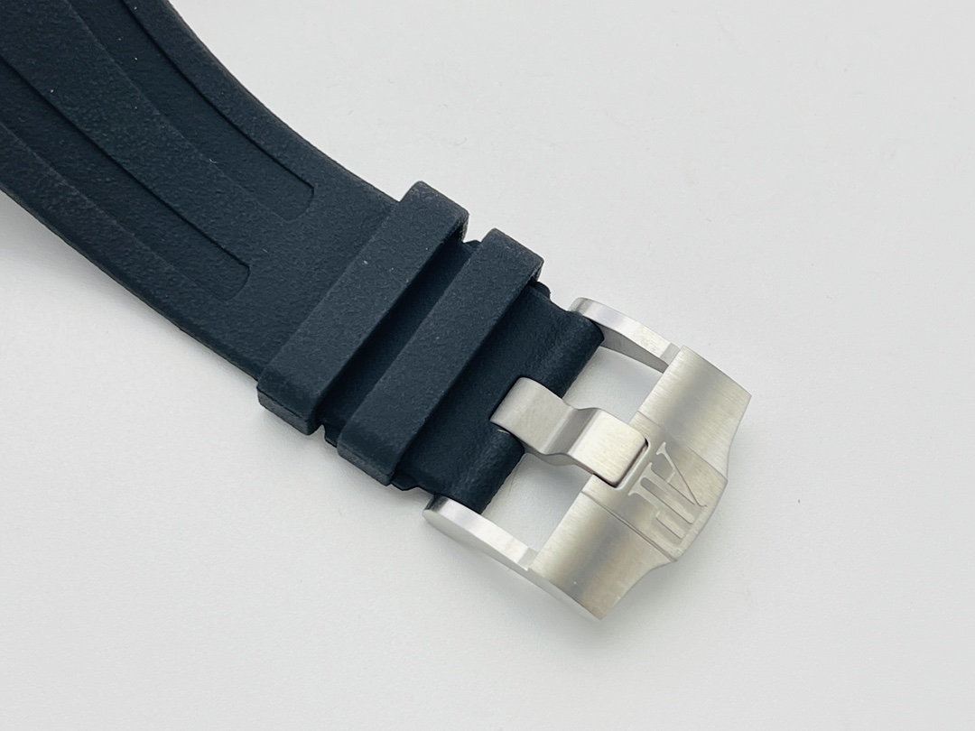 Audemars Piguet Royal Oak Luminous 41 mm Watch – IW-2174 - Image 9