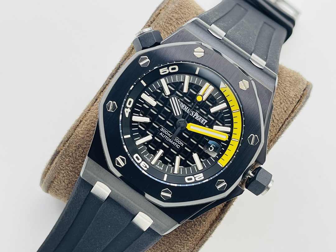 Audemars Piguet Royal Oak Luminous 41 mm Watch – IW-2174 - Image 3
