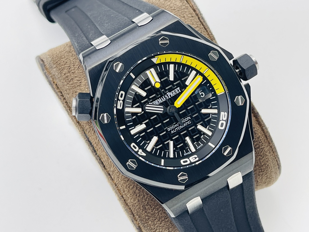 Audemars Piguet Royal Oak Luminous 41 mm Watch – IW-2174 - Image 2