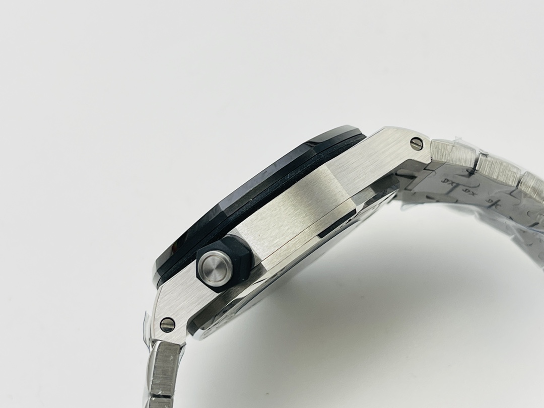 Audemars Piguet Royal Oak Luminous 41 mm Watch – IW-2175 - Image 6