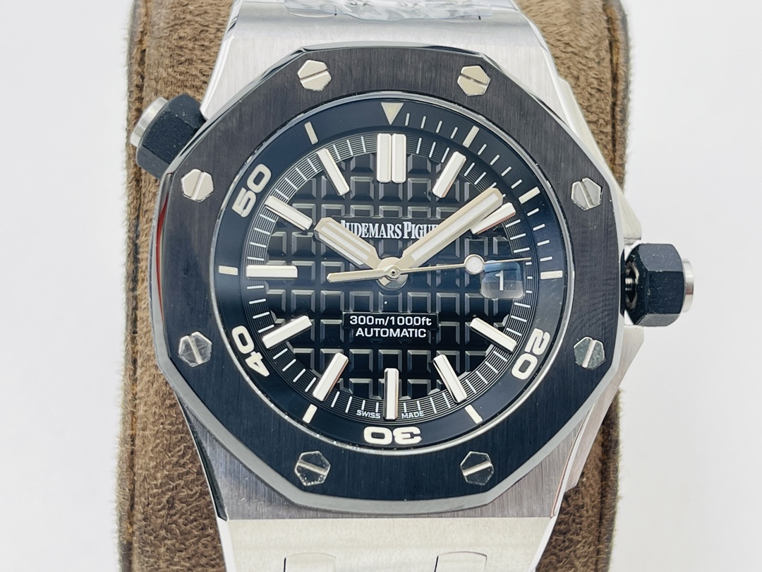 Audemars Piguet Royal Oak Luminous 41 mm Watch – IW-2175 - Image 4