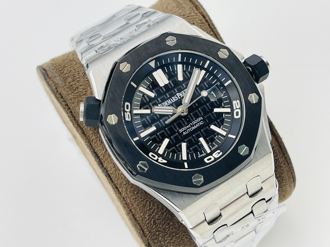 Audemars Piguet Royal Oak Luminous 41 mm Watch – IW-2175 - Image 2
