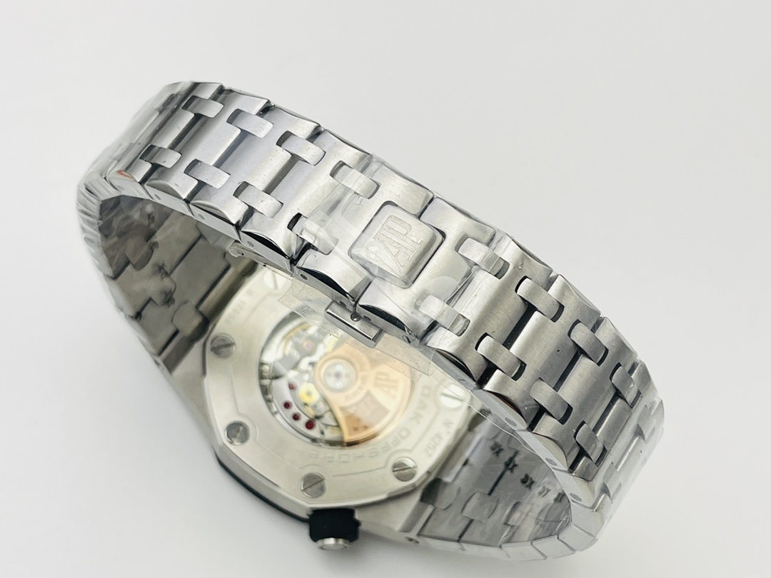 Audemars Piguet Royal Oak Luminous 41 mm Watch – IW-2175 - Image 9