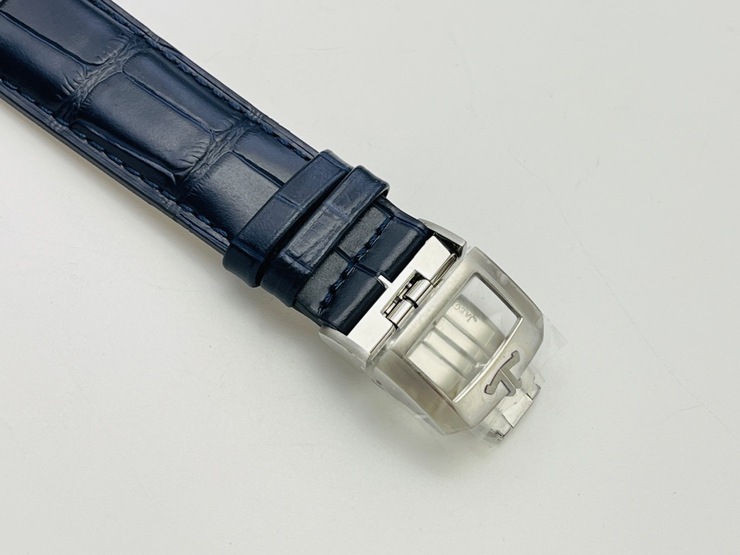 Jaeger-LeCoultre Classic Chronograph 44 mm Watch – IW-0488 - Image 9