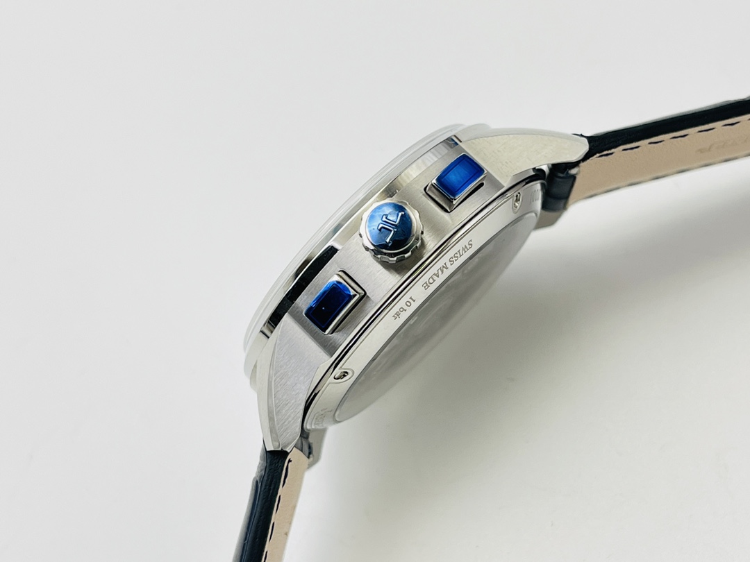 Jaeger-LeCoultre Classic Chronograph 44 mm Watch – IW-0488 - Image 5