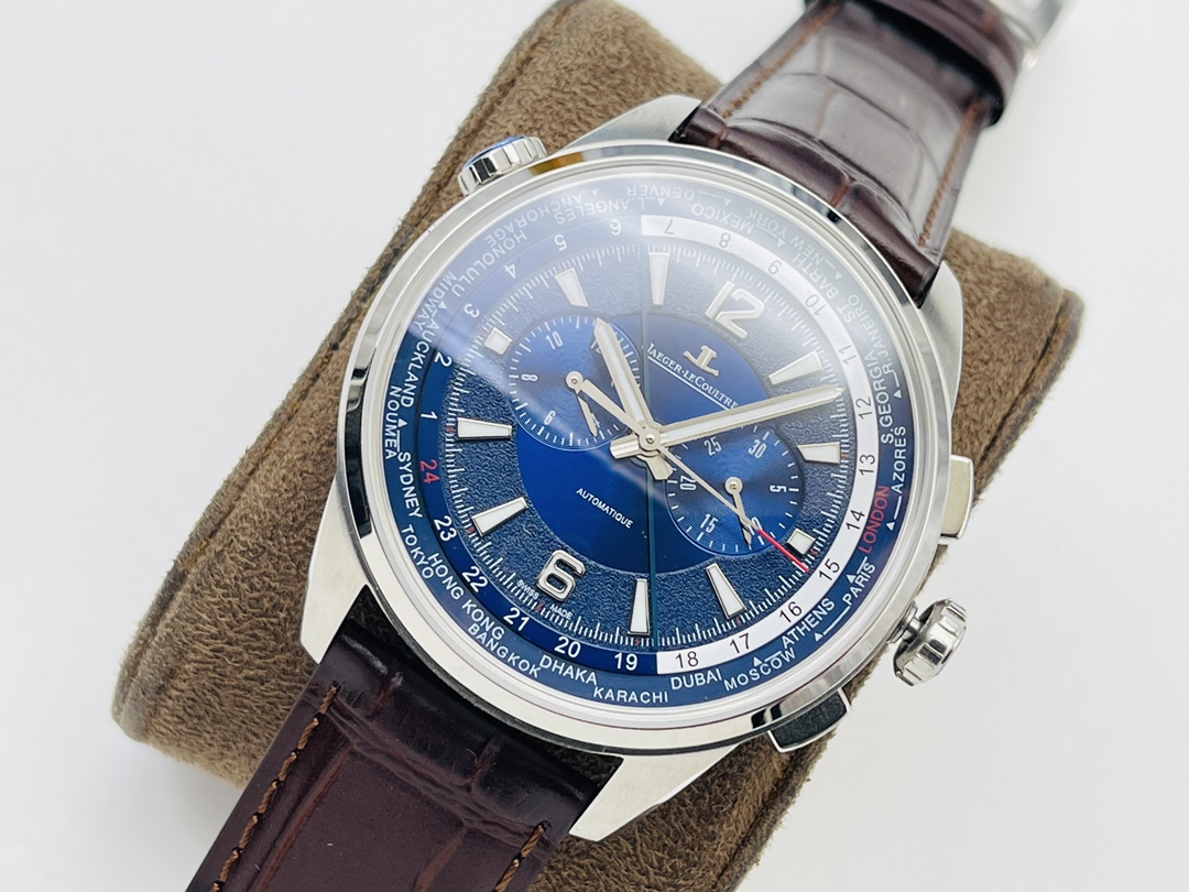 Jaeger-LeCoultre Classic Chronograph 44 mm Watch – IW-0490 - Image 3