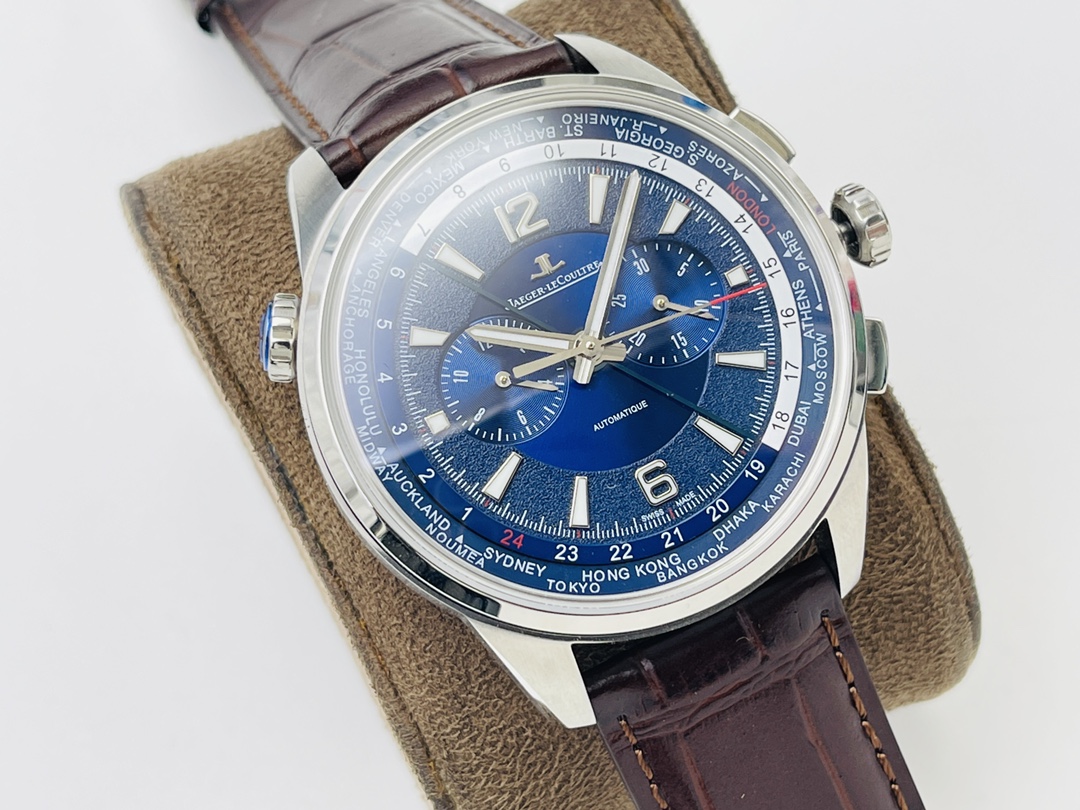 Jaeger-LeCoultre Classic Chronograph 44 mm Watch – IW-0490 - Image 2