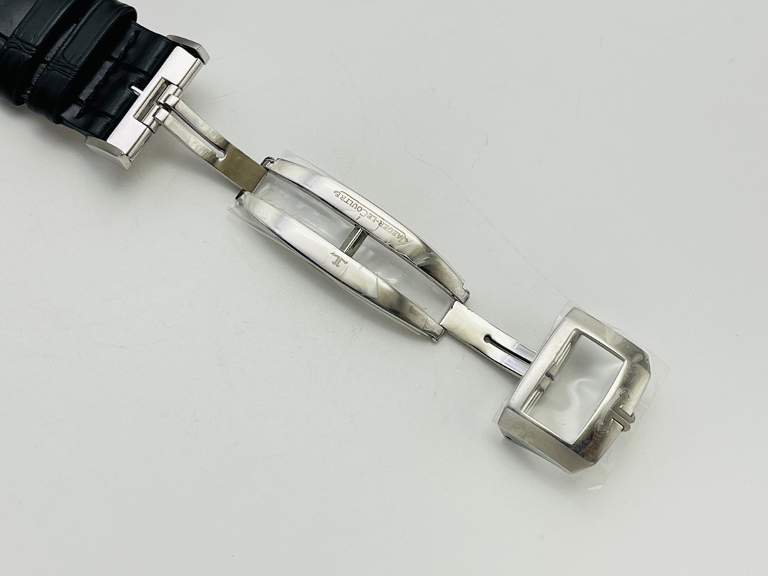 Jaeger-LeCoultre Classic Chronograph 44 mm Watch – IW-0504 - Image 8