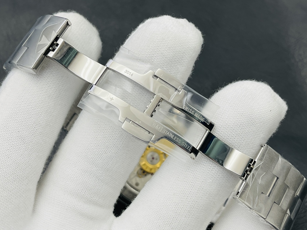 Vacheron Constantin Royal Oak Luminous 41 mm Watch – IW-1023 - Image 8