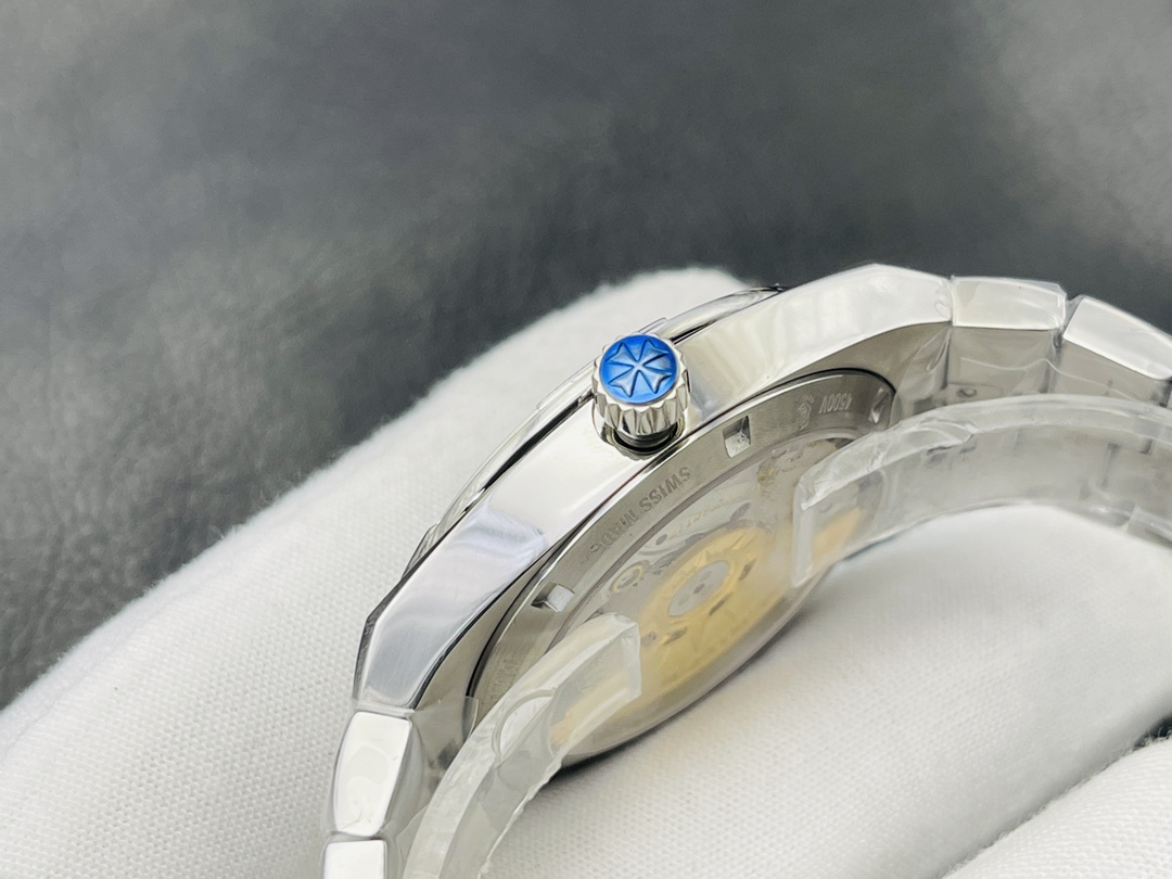Vacheron Constantin Royal Oak Luminous 41 mm Watch – IW-1023 - Image 5