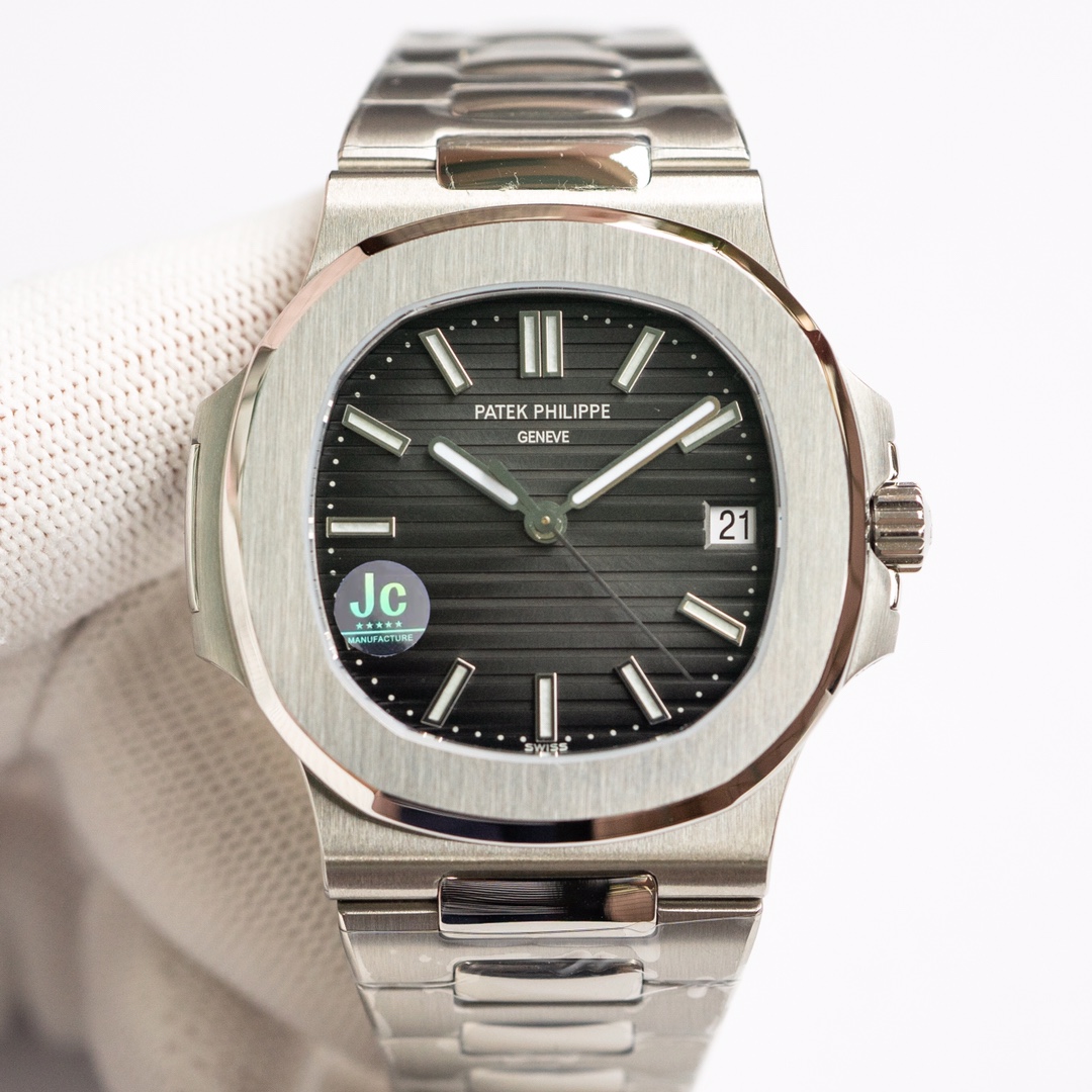 Patek Philippe Nautilus 40 mm Watch – IW-2604