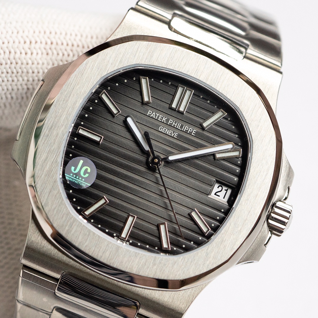 Patek Philippe Nautilus 40 mm Watch – IW-2604 - Image 3