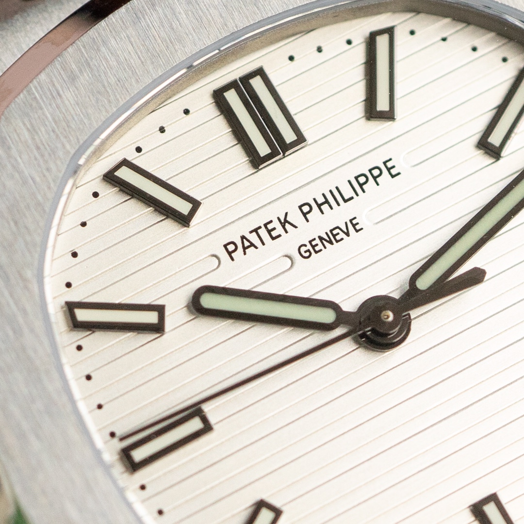 Patek Philippe Nautilus 40 mm Watch – IW-2603 - Image 5