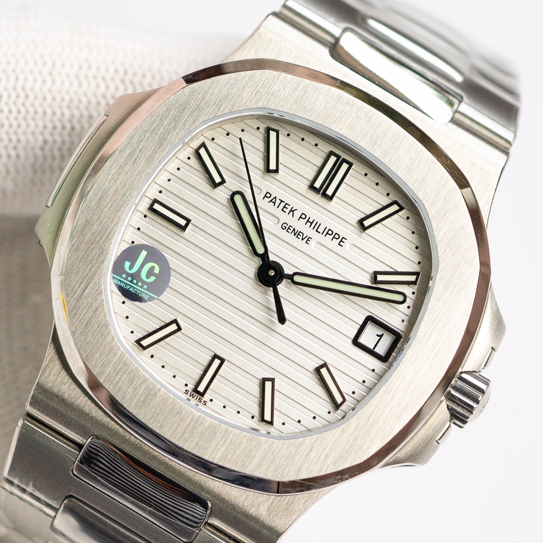 Patek Philippe Nautilus 40 mm Watch – IW-2603 - Image 3