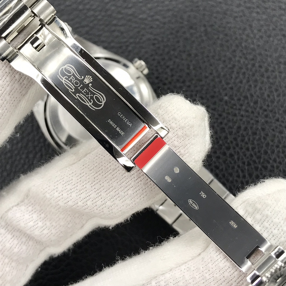 Day-Date 36 mm Watch – IW-3026 - Image 9