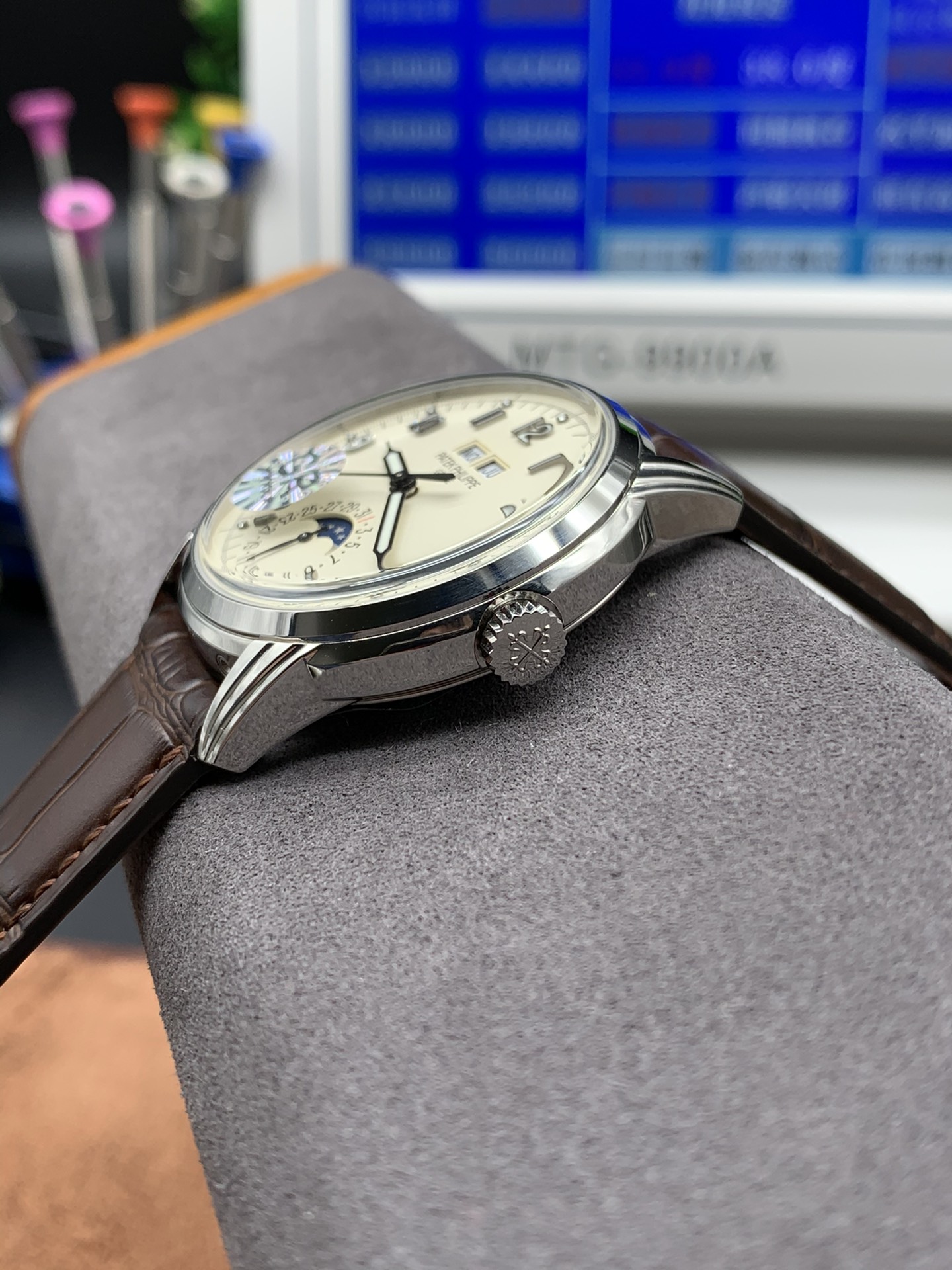 Classic Watch – IW-2566 - Image 4