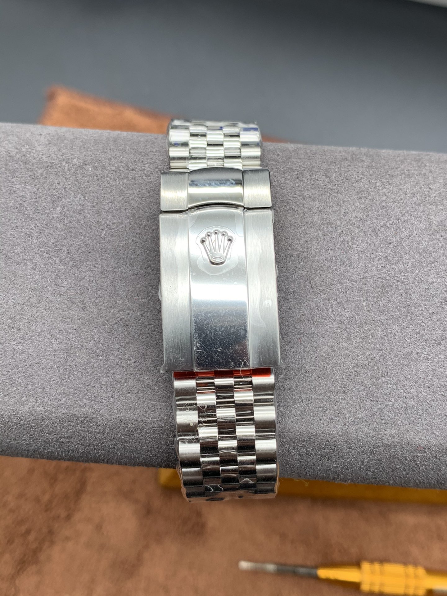 Datejust Mother-of-Pearl Dial Diamond-Set 41 mm Watch – IW-3056 - Image 5