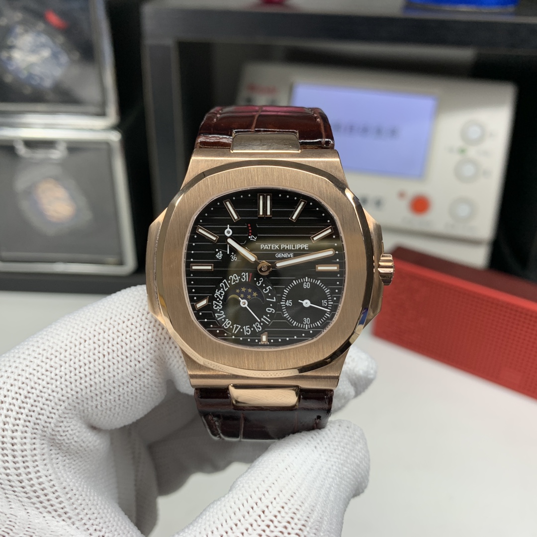 Patek Philippe Nautilus 40 mm Watch – IW-2496
