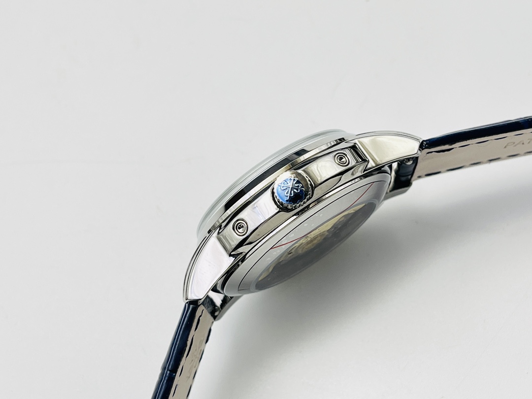 Patek Philippe Classic Moonphase 40 mm Watch – IW-2588 - Image 5
