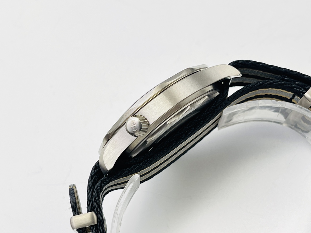 Omega Classic Watch – IW-1453 - Image 6