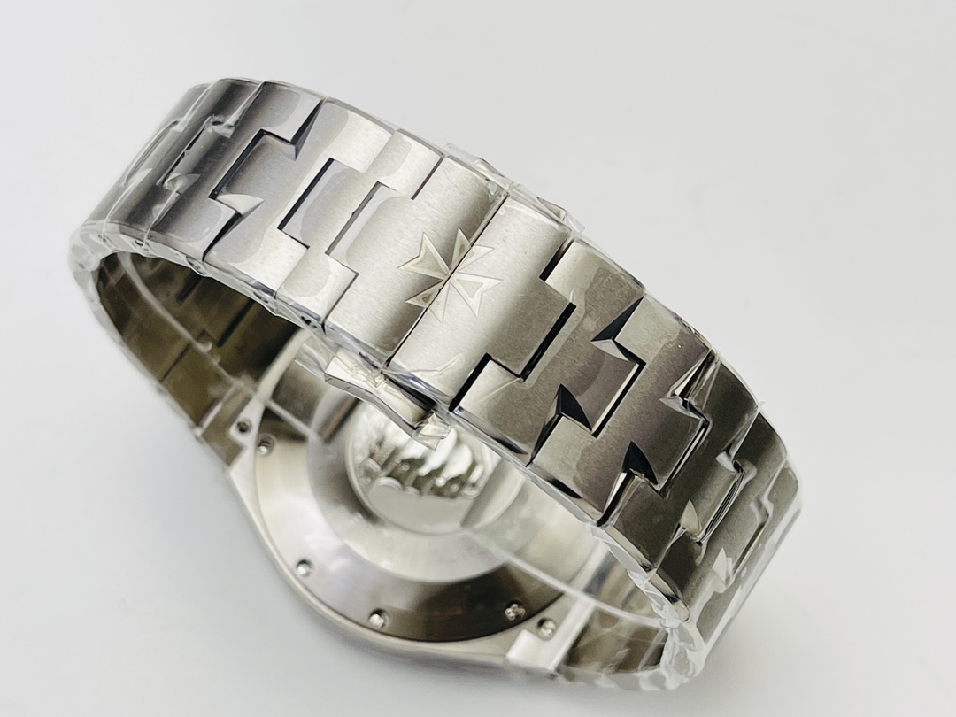 Overseas 42 mm Watch – IW-1029 - Image 9