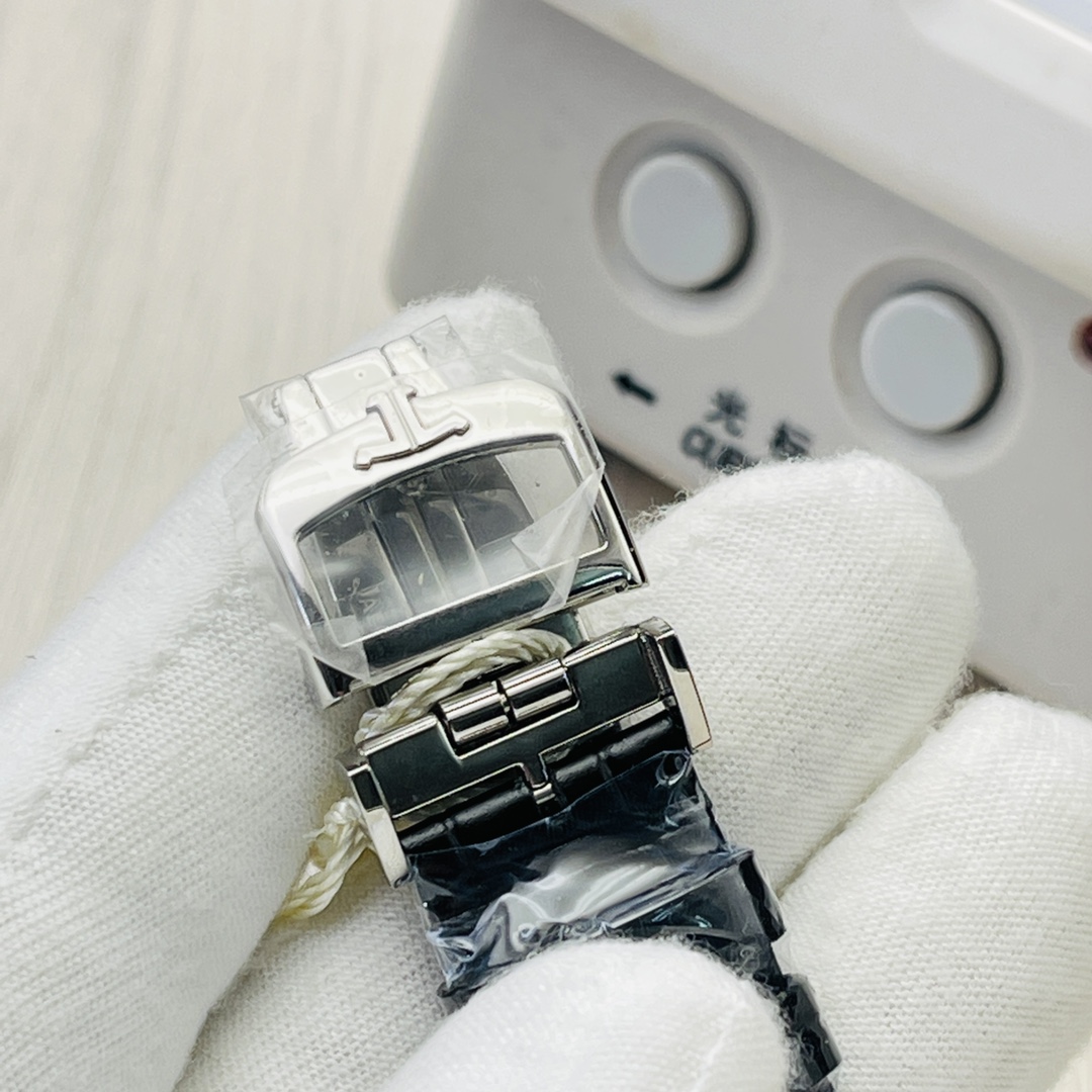 Jaeger-LeCoultre Master Control 40 mm Watch – IW-0492 - Image 9