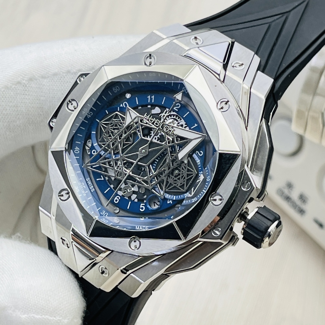 Hublot Classic Chronograph 45 mm Watch – IW-0356 - Image 3