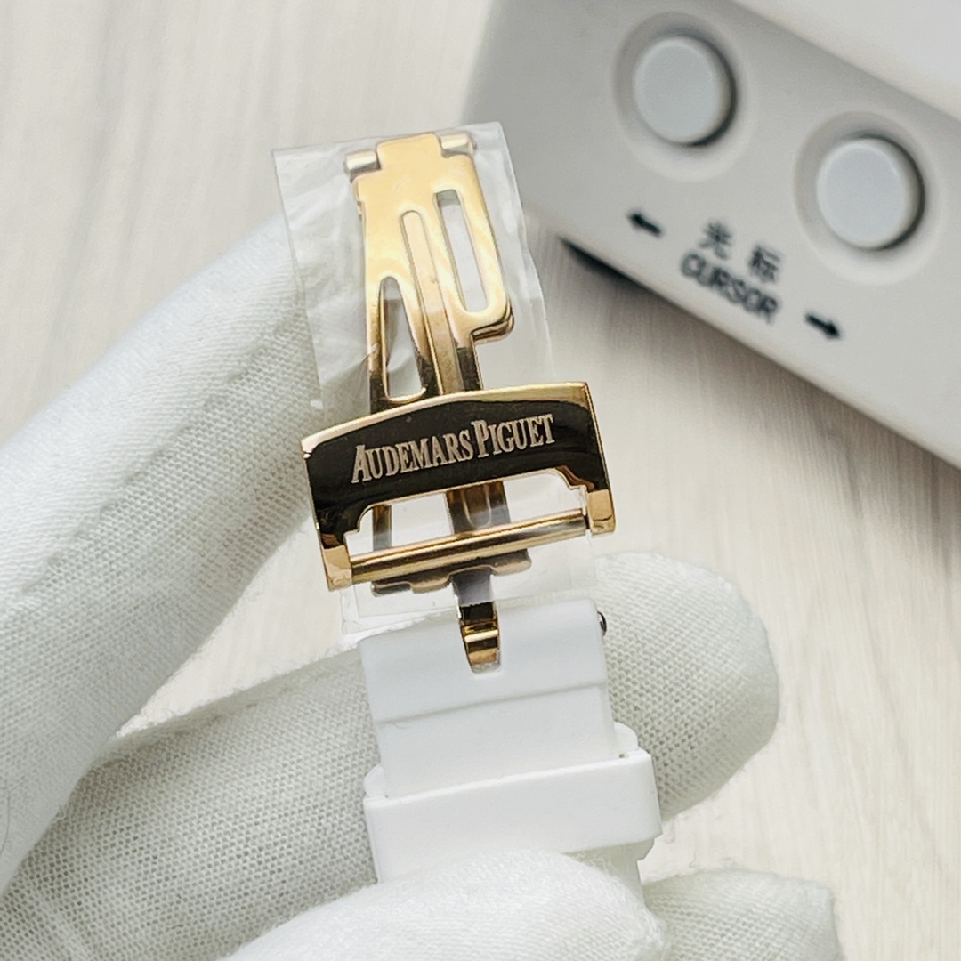 Audemars Piguet Royal Oak Chronograph 37 mm Watch – IW-2168 - Image 9