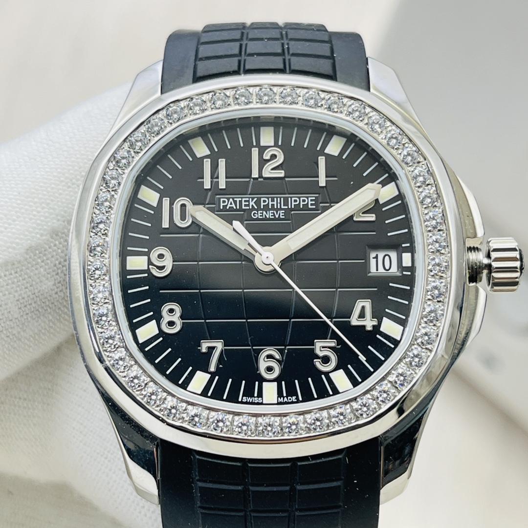 Patek Philippe Aquanaut 40 mm Watch – IW-2582 - Image 4