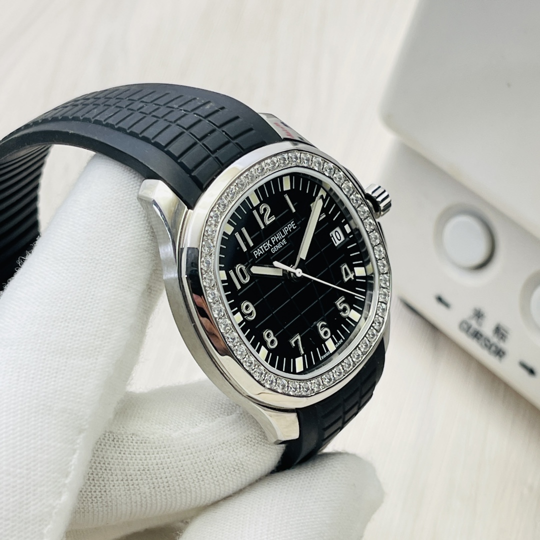 Patek Philippe Aquanaut 40 mm Watch – IW-2582 - Image 2