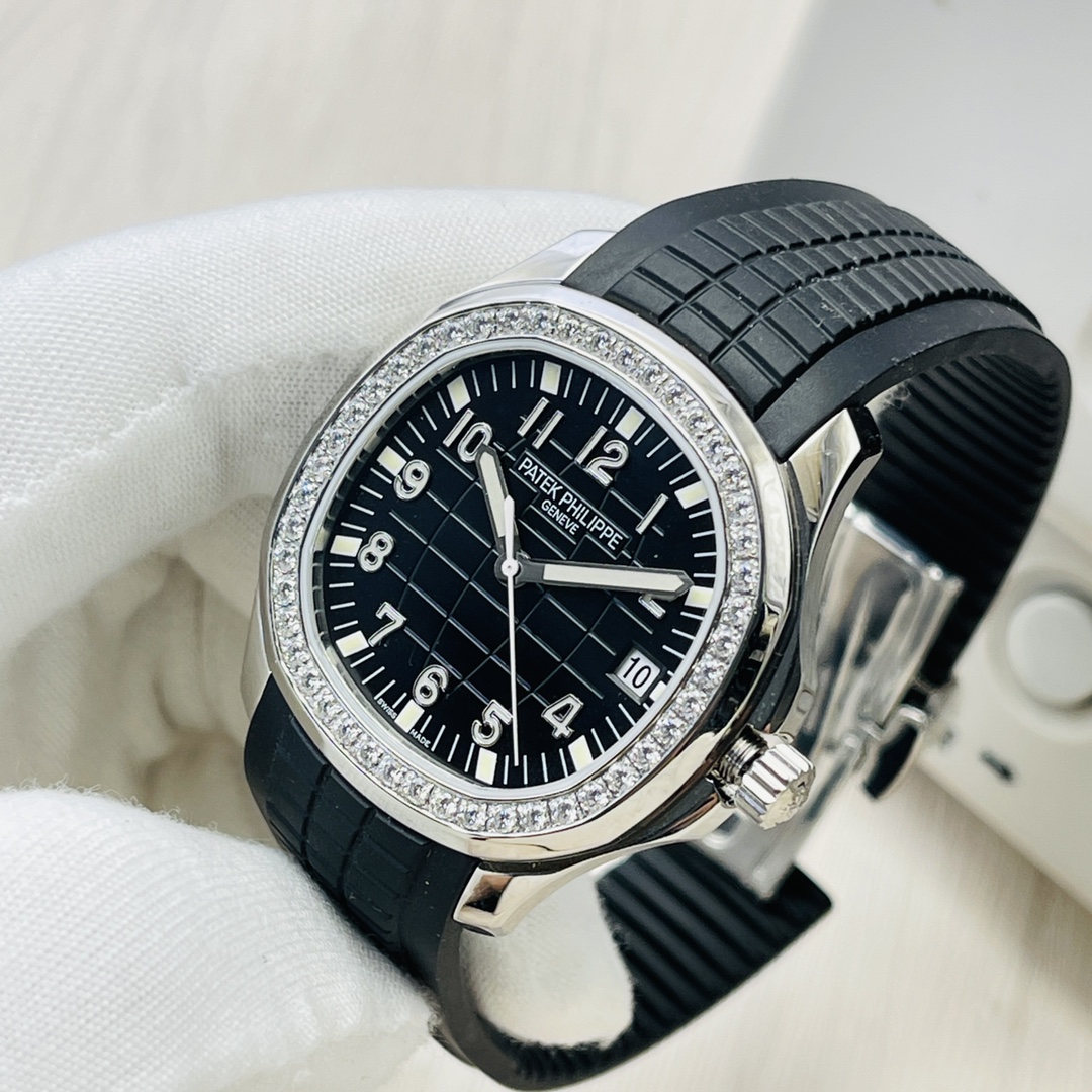 Patek Philippe Aquanaut 40 mm Watch – IW-2582 - Image 3