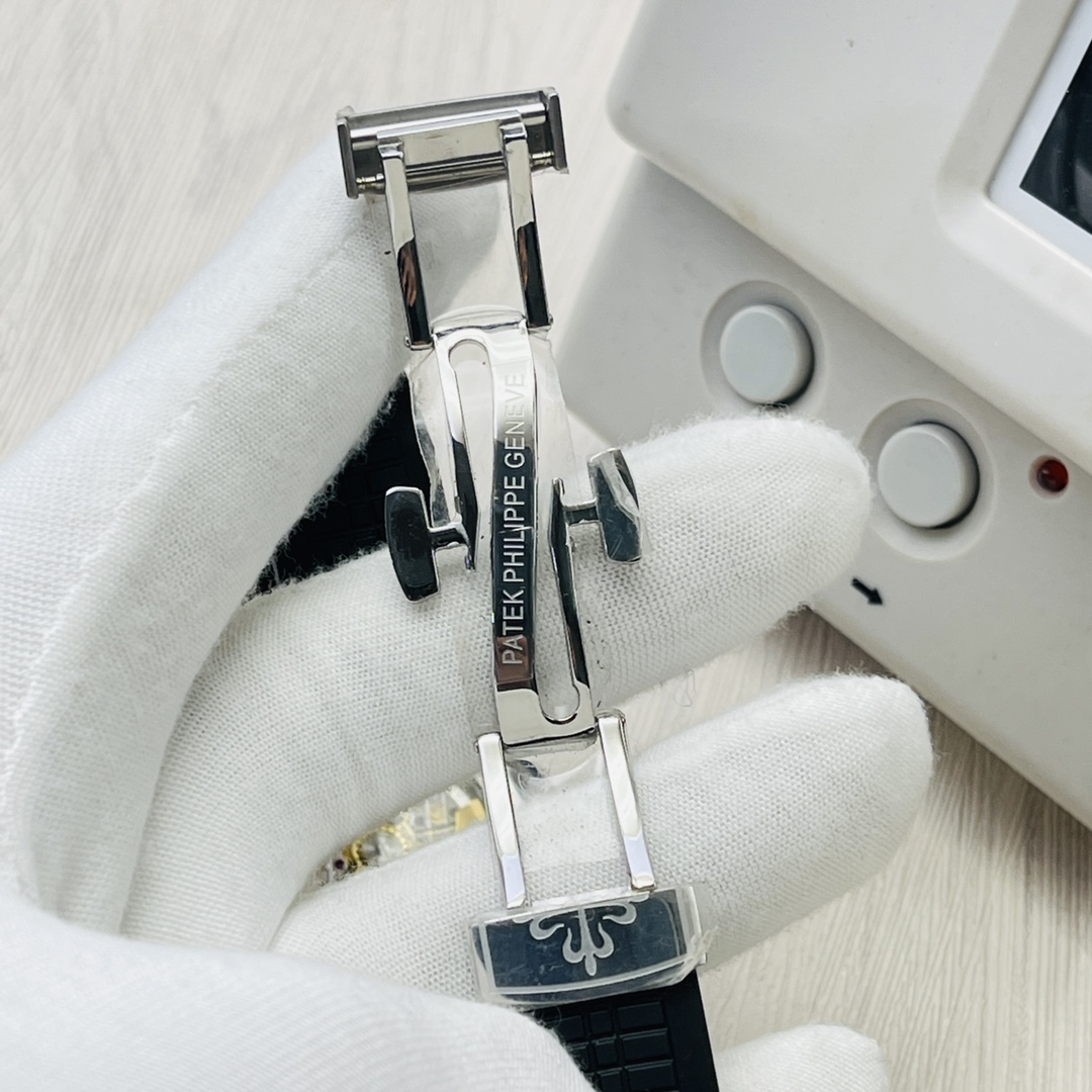 Patek Philippe Aquanaut 40 mm Watch – IW-2582 - Image 8