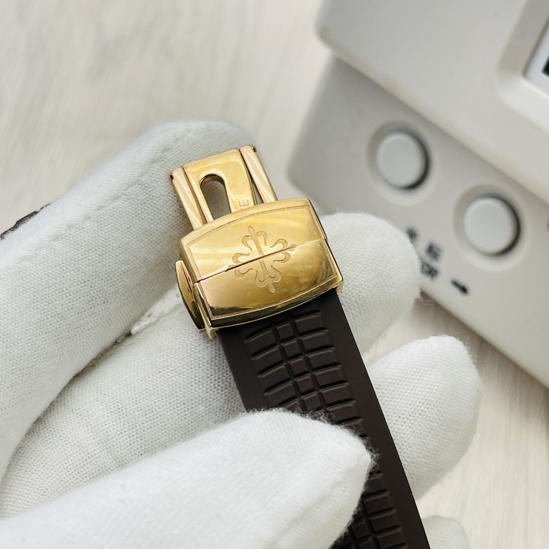 Patek Philippe Aquanaut 40 mm Watch – IW-2580 - Image 9