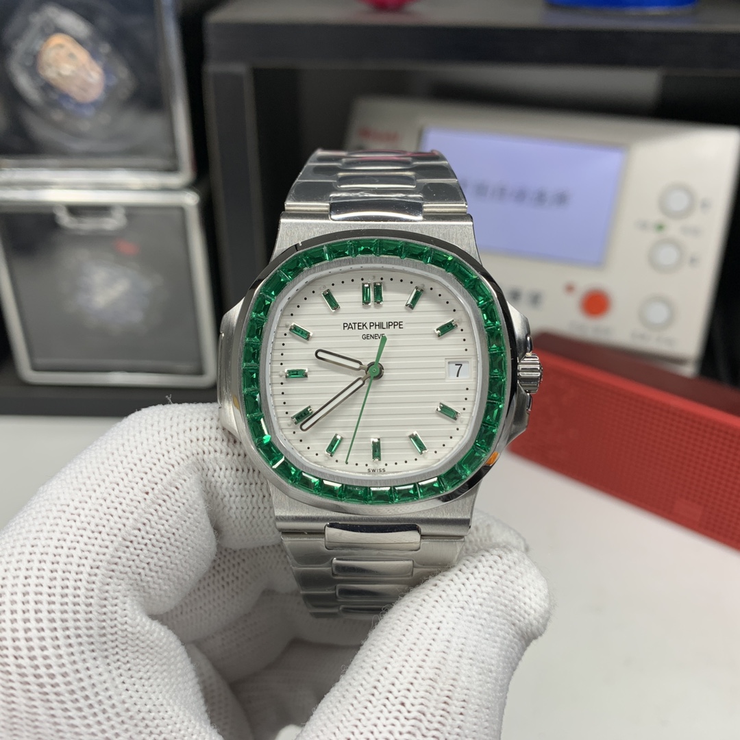 Patek Philippe Nautilus Diamond-Set 40 mm Watch – IW-2470