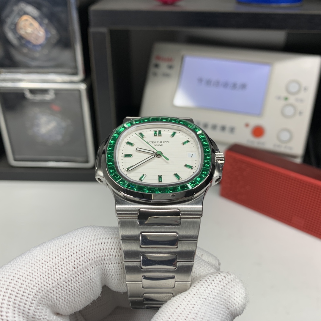 Patek Philippe Nautilus Diamond-Set 40 mm Watch – IW-2470 - Image 4
