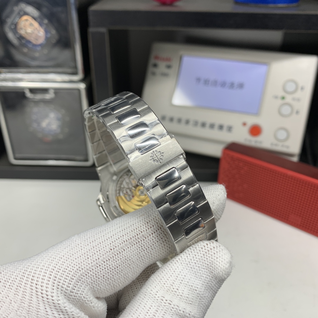 Patek Philippe Nautilus Diamond-Set 40 mm Watch – IW-2470 - Image 8