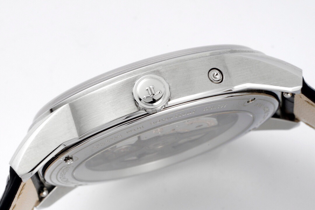 Jaeger-LeCoultre Classic 39 mm Watch – IW-0450 - Image 6