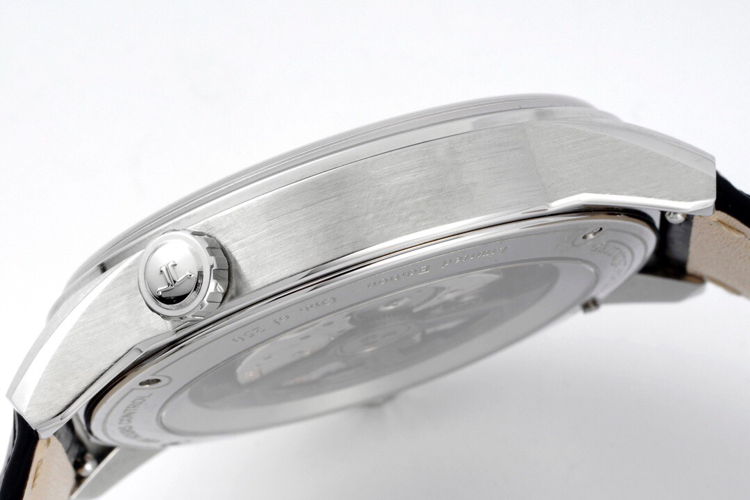 Jaeger-LeCoultre Classic 39 mm Watch – IW-0450 - Image 7