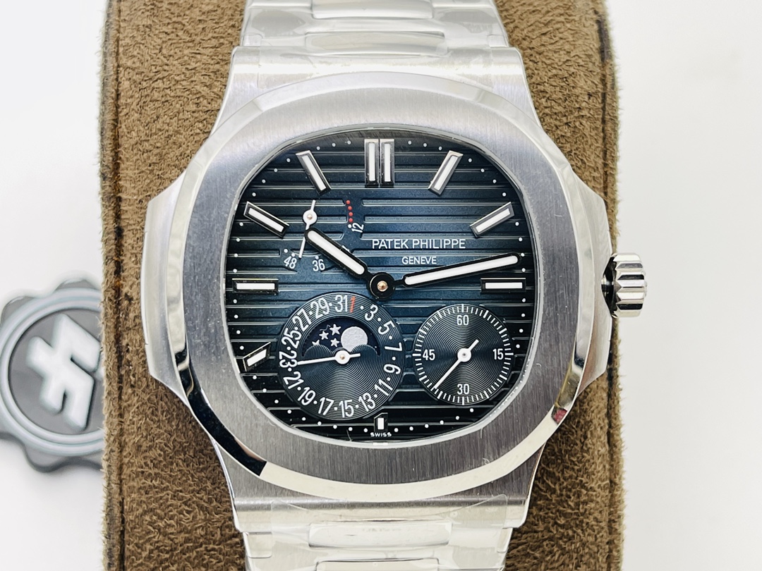 Patek Philippe Nautilus Moonphase 40 mm Watch – IW-2567 - Image 4
