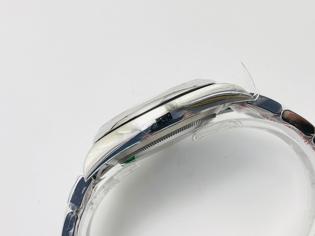 Rolex Oyster Perpetual 39 mm Watch – IW-2999 - Image 6