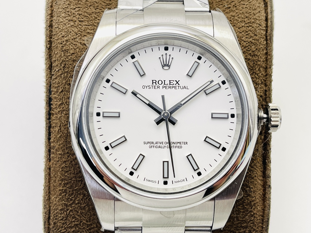 Rolex Oyster Perpetual 39 mm Watch – IW-2998 - Image 4