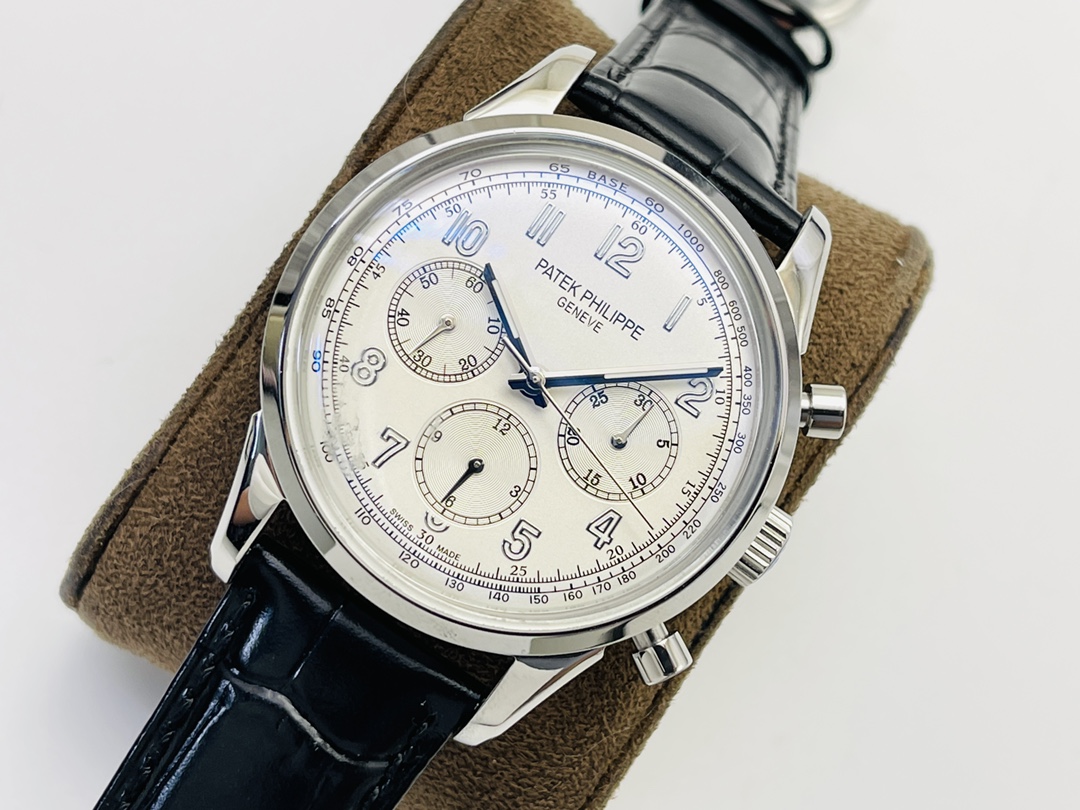 Classic Chronograph 41 mm Watch – IW-2557 - Image 3