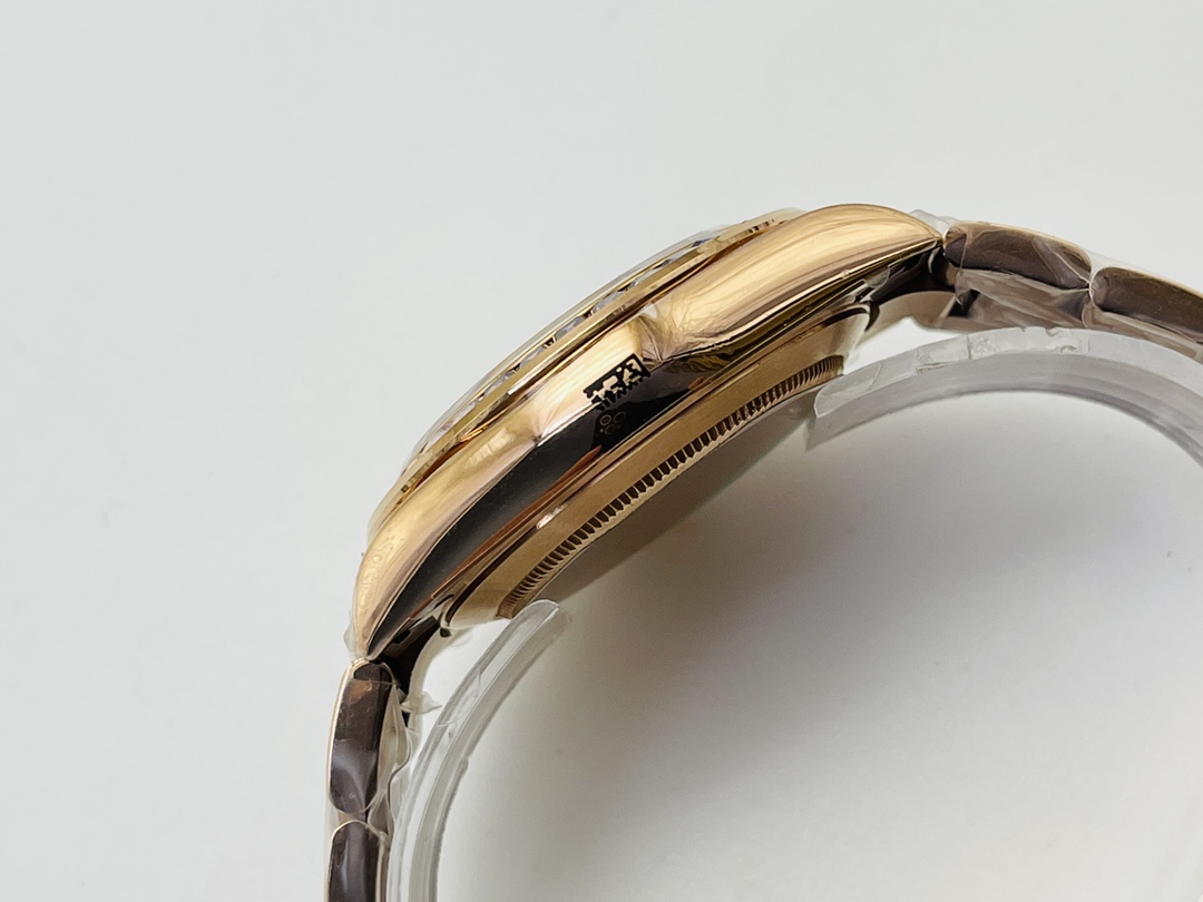 Rolex Daytona Chronograph Watch – IW-0136 - Image 6