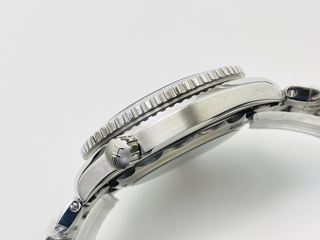 Omega Seamaster Luminous Watch – IW-1439 - Image 6