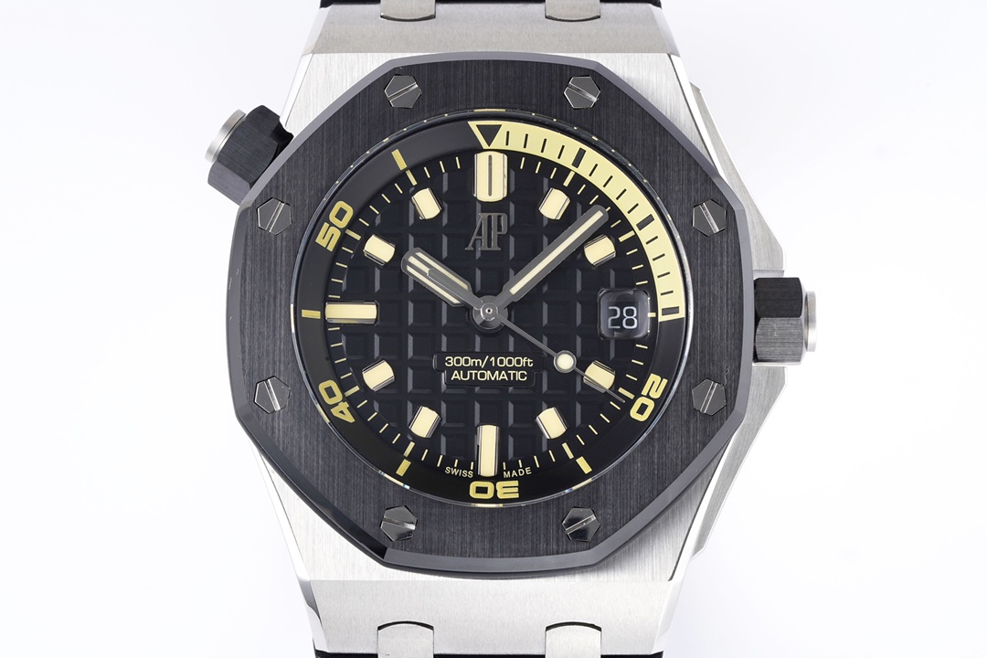 Audemars Piguet Royal Oak Luminous 42 mm Watch – IW-2109 - Image 2