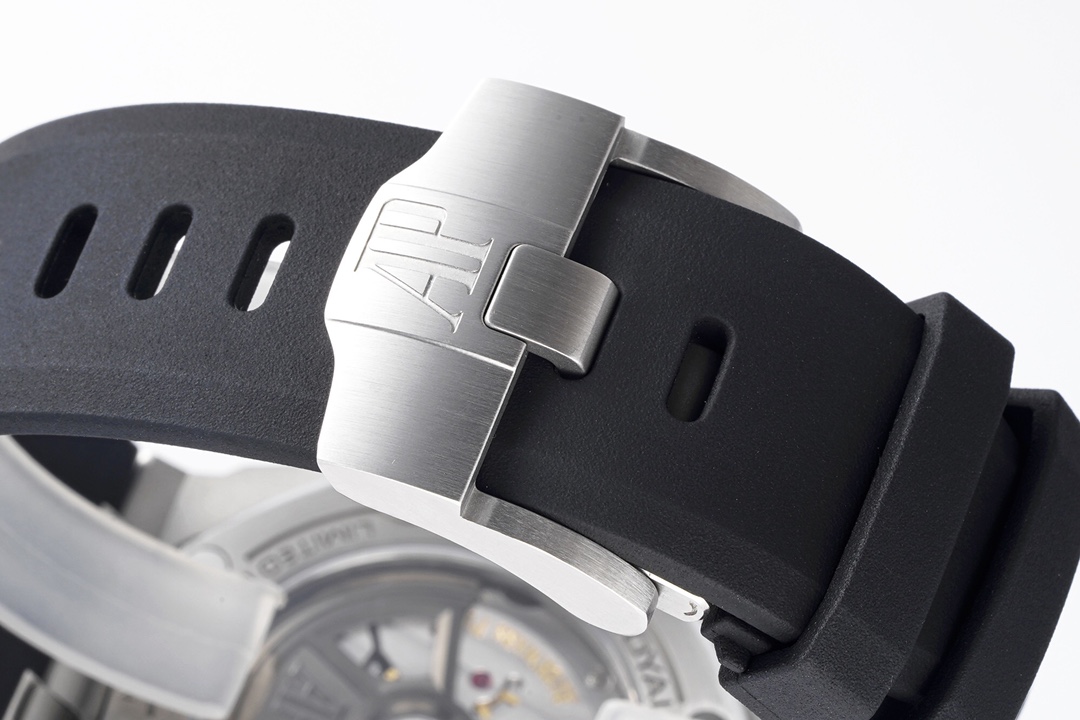 Audemars Piguet Royal Oak Luminous 42 mm Watch – IW-2109 - Image 9